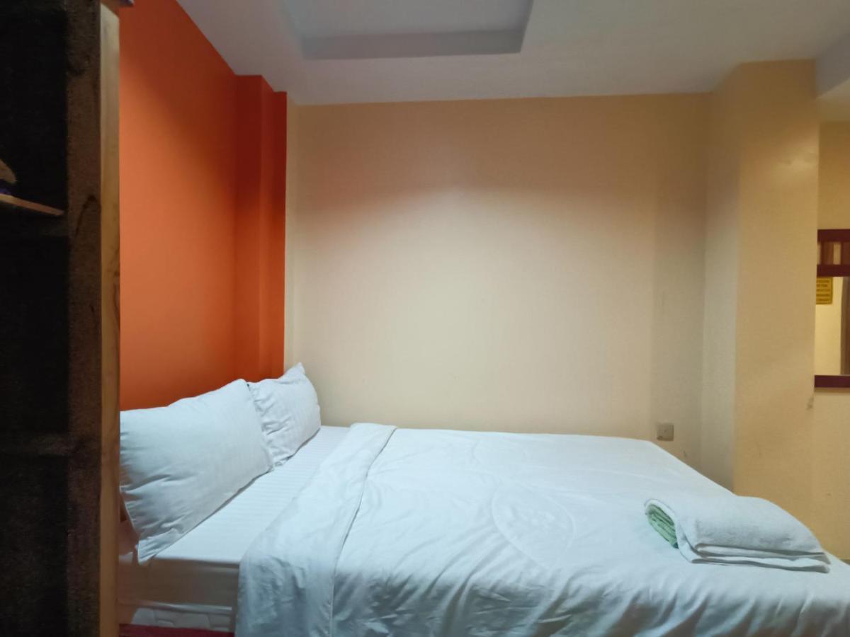 Balqies Homestay Syariah Makassar Mitra Reddoorz Exterior foto